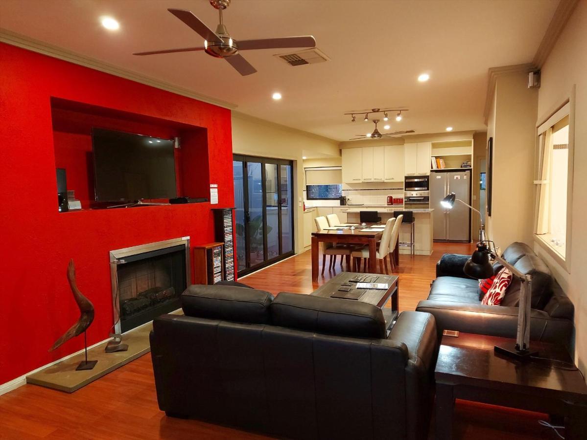 About Time Retreats- Seven Apartment
