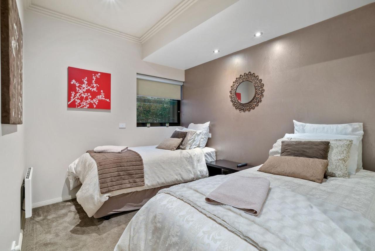 About Time Retreats- Seven * Mansfield